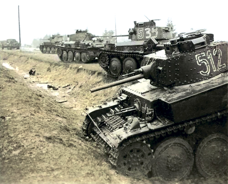 Фашистские танки, подбитые подольскими курсантами