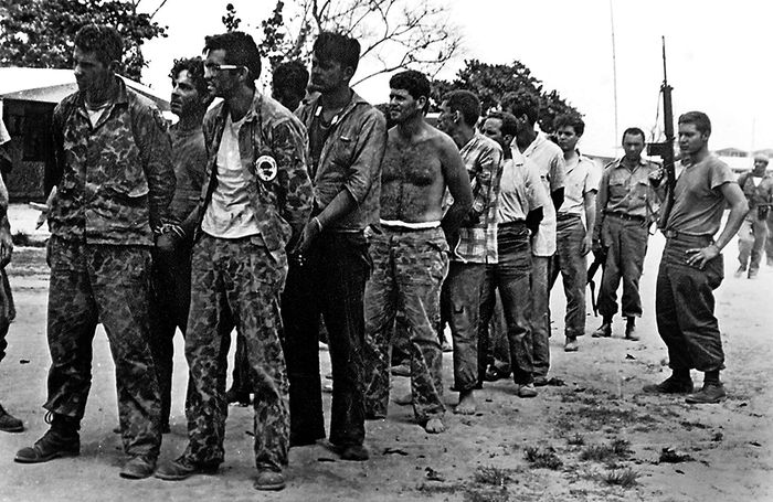 Наёмники из «Бригады 2506», захваченные в плен на Плайя-Хирон, апрель 1961 г.