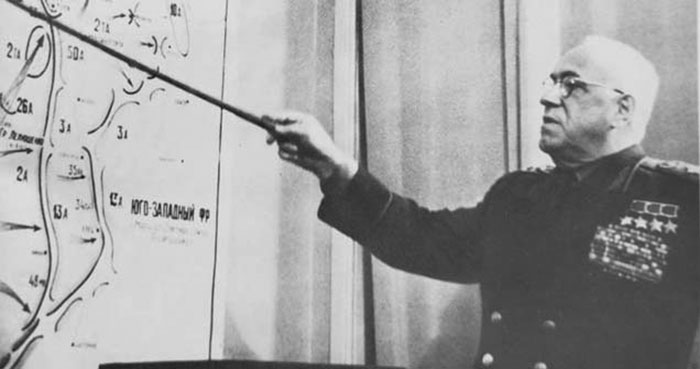 Г.К. Жуков читает лекцию в Институте государства и права Академии наук СССР. 1966 г.