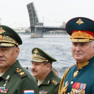 Сергей Шойгу и Андрей Картаполов (Фото: Вадим Савицкий / ТАСС)